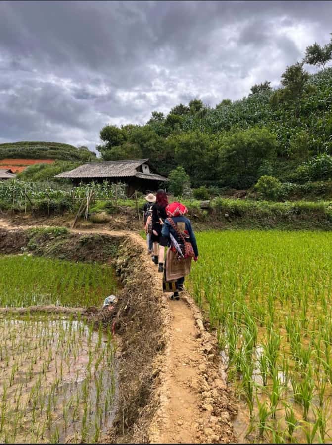 Sapa: Y Linh Ho - Lao Chai, and Ta Van Trekking Day Tour - Ta Van Village and Giay Culture: Notice the Small Differences