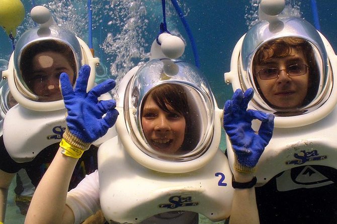 Sea Trek Helmet Dive at Coral World Ocean Park - SeaTrek at Coral World: what the helmet underwater walk is really like