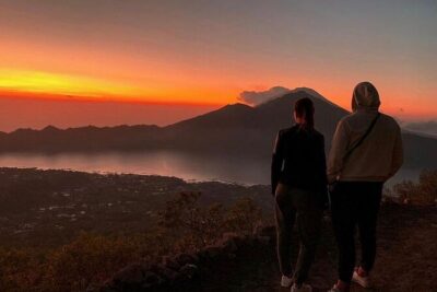 Sharing Mount Batur Sunrise Trekking And Natural Hot Spring - Pickup from Seminyak and the night-drive reality check