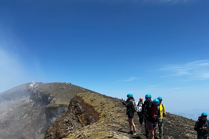 Summit trekking on Mount Etna for small groups - The 6 km round trip to the Central Crater at 3,300 m
