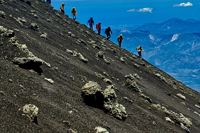 Summit trekking on Mount Etna for small groups - Timing and meeting point: keeping the day stress-free