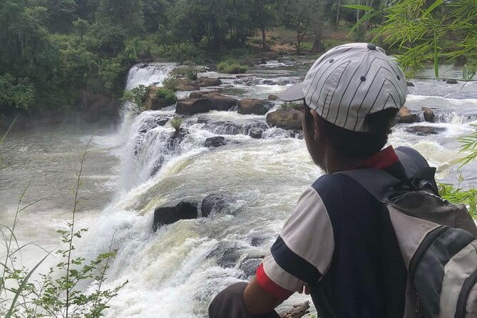 TAD LO TREK - Waterfalls and ethnic villages - The walk: about 11 km through forests, plantations, and rice fields