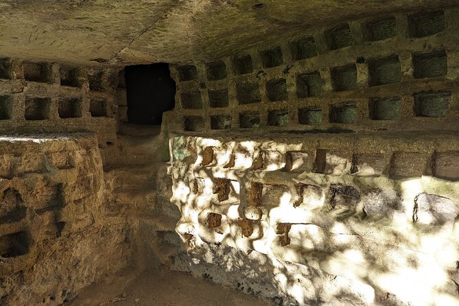 Tomb Hunting and Trekking Adventure in Sovana - Who This Sovana Tomb Hunting Tour Is Best For