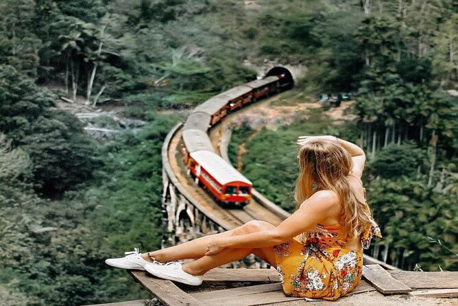 Trek to Little Adam's Peak and Nine Arches Bridge In Ella - Demodara station: looping track and a British-built house
