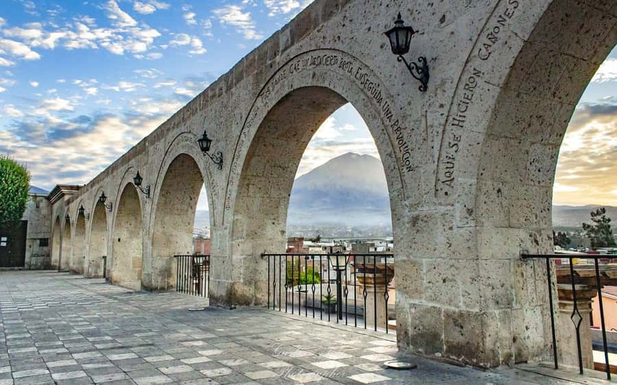 Trek to the Route of the Sillar and Culebrillas in Arequipa - Pair it with Chivay hot springs after your trek