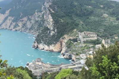 Trekking an Island of Palmaria - The guided route: Riomaggiore first, then hills in stages