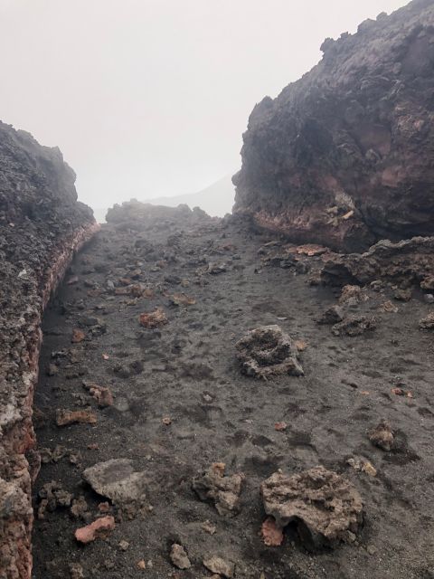 Trekking at 3000 meters on Etna - Walking the 2002 lava flows: where the crater story starts