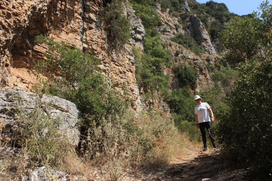 Trekking day at Vikos Gorge for all - Aristi/Papigko Bridge: your first landmark moment