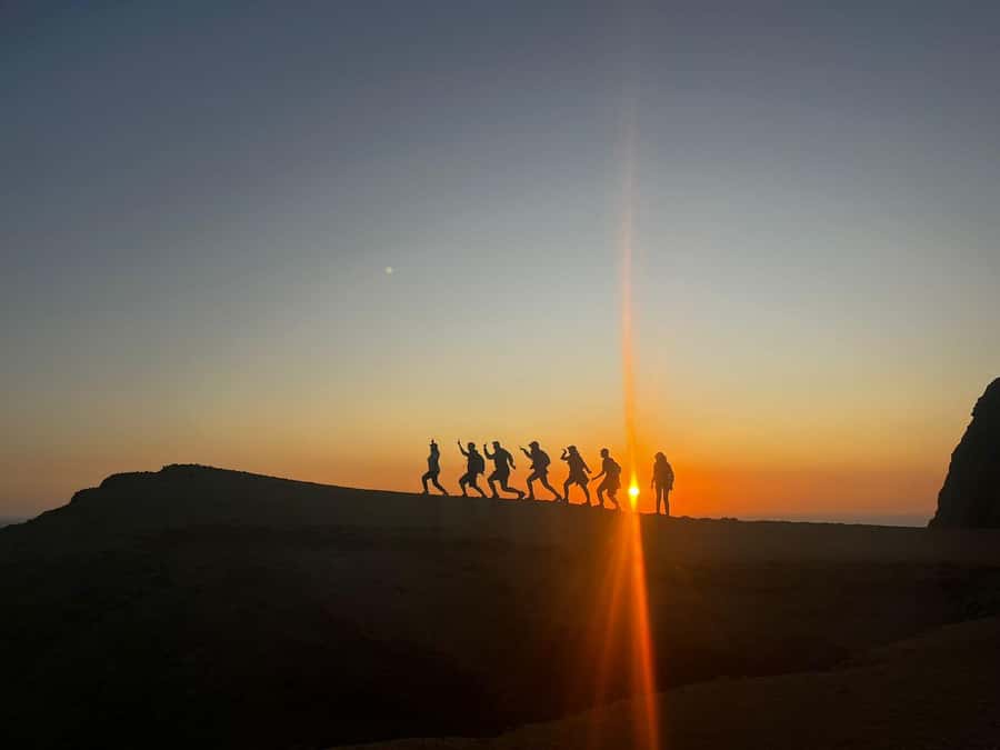 TREKKING GOLDEN SHADOWS - First Viewpoints in Paracas: Photo Stops That Set the Tone
