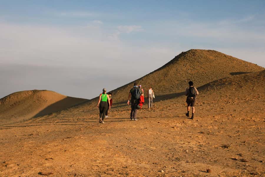 TREKKING GOLDEN SHADOWS - Sunset Time on the Cliffs: How to Actually Enjoy It
