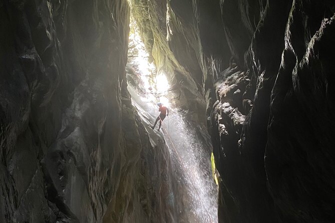Trekking/rappelling waterfalls in Dominican Republic - Tabernacle Thundering Waterfall Rappel: Guided Support, Then More Freedom