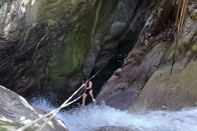 Trekking/rappelling waterfalls in Dominican Republic - Safety, Gear, and the Stuff You Should Not Ignore