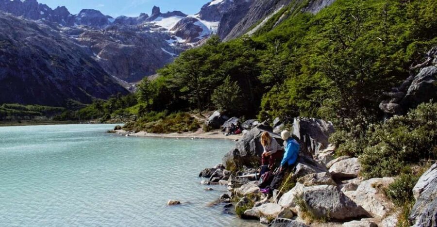 Trekking to Emerald Lagoon - The forest stretch and switching from “valley crossing” to “river approach”
