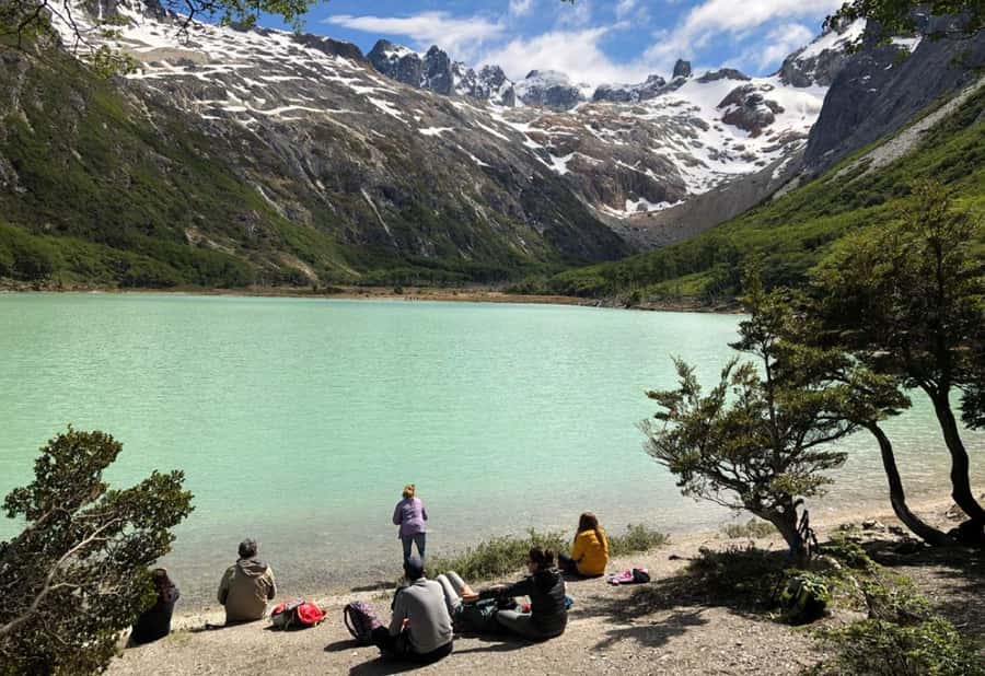 Trekking to Emerald Lagoon - Box lunch at the lagoon: why this pause is part of the value
