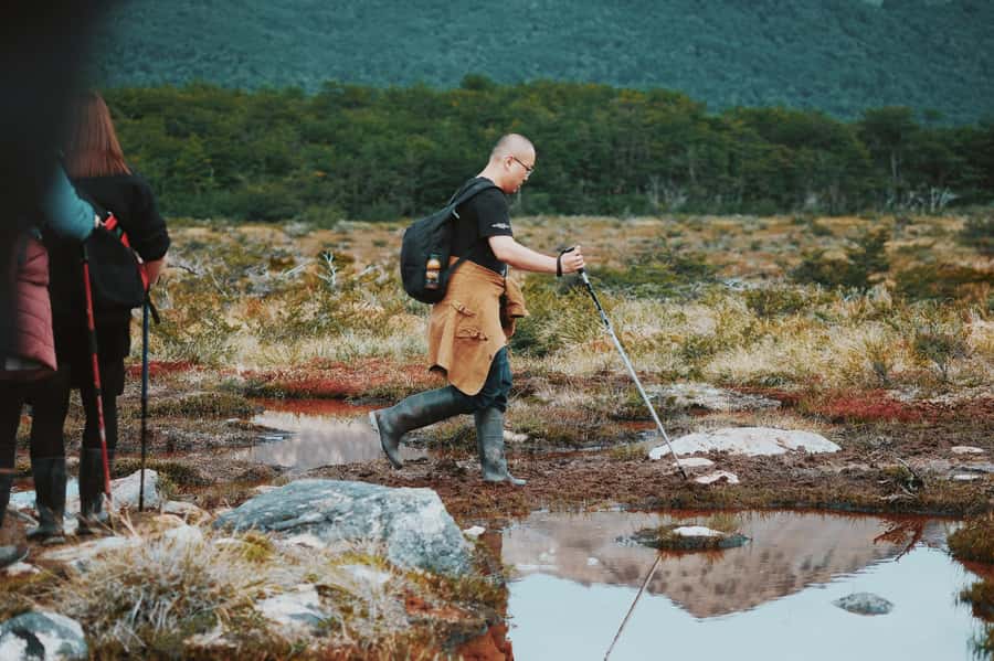 Trekking to Emerald Lagoon - Getting moving: pickup, the short drive north, and the first big briefing