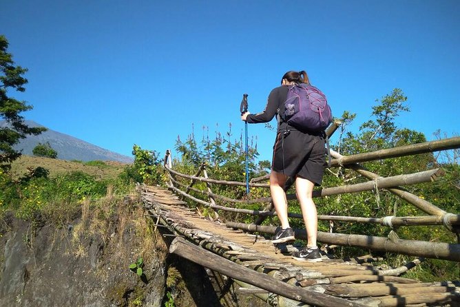 Trekking To Pergasingan Hill - Guides and porters: how care shows up in real time