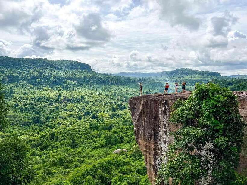 Trekking Tour at Phnom Kulen National Park from Siem Reap - From Siem Reap to Kulen: the AC-vehicle rhythm