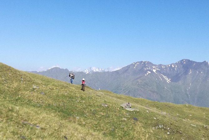 Trekking Tour from Tusheti to Khevsureti via Atsunta Pass - Dropping into Khevsureti: Khone, Mutso, and the fortress detour