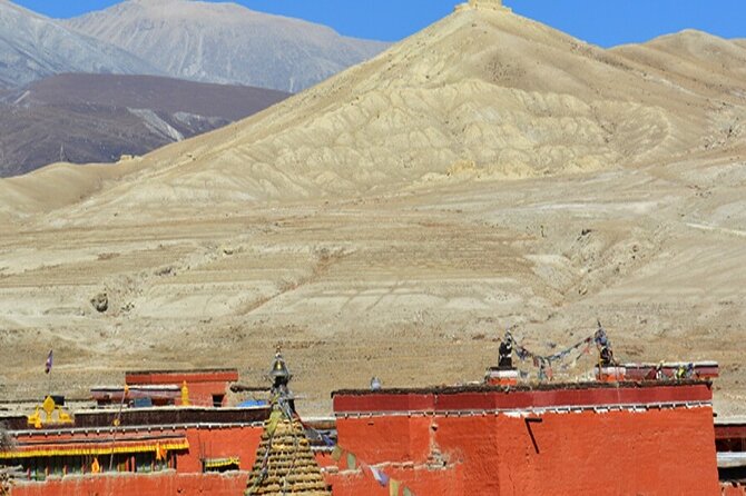Upper Mustang Trek - 13 Days - Days 3–4 Through Chele and Syangbochen: Pass Views, Caves, and Big Names