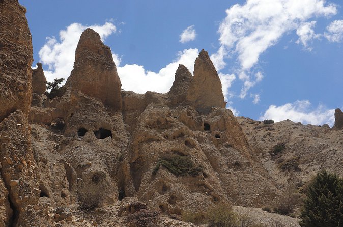 Upper Mustang Trekking - Looping Through Dhakmar and Ghami: Gompas, Valley Life, and Apple Country