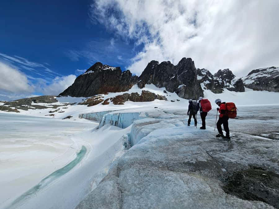 Ushuaia: Ojo del Albino - Full day trekking - At the glacier and lagoon: why this stop is more than a photo break