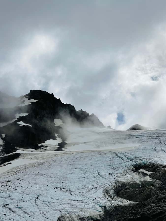 USHUAIA: TREKKING IN LAGUNA DE LOS TÉMPANOS AND VINCIGUERRA GLACIER - Guides, small group limits, and the lunch-by-the-ice factor
