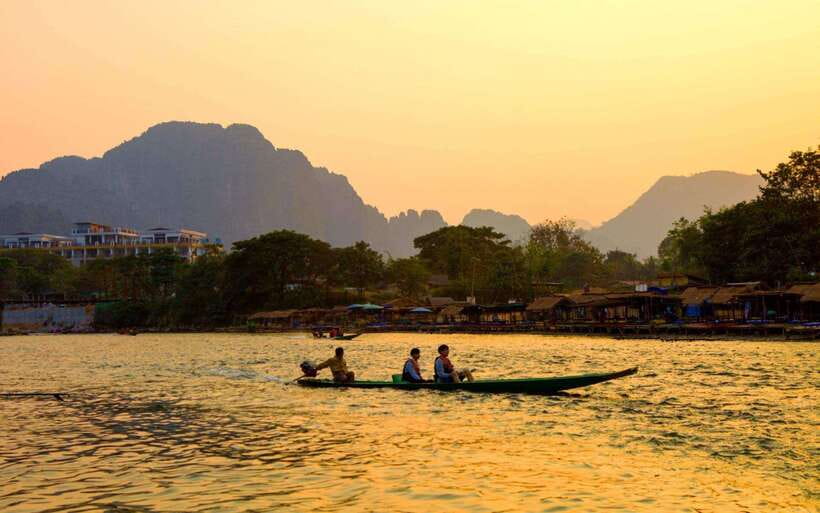 Vang Vieng: Kayaking&Water Cave&Tham Chang&Blue Lagoon 1 - Tham Chang Cave hiking: burn off energy between water stops