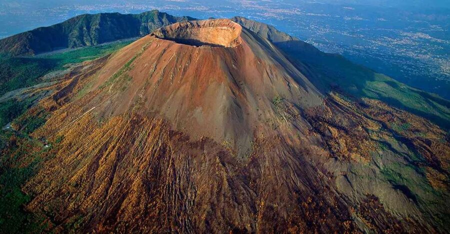 Vesuvio: 3h trekking tour with volcanological guide - The rim panorama you’ll remember: Gulf of Naples to Capri, Pompeii, and Sorrento