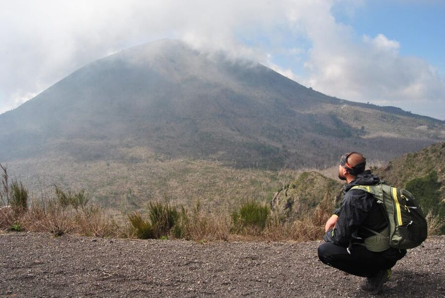 Vesuvio: 3h trekking tour with volcanological guide - Walking back via Matrone: the return that completes the loop