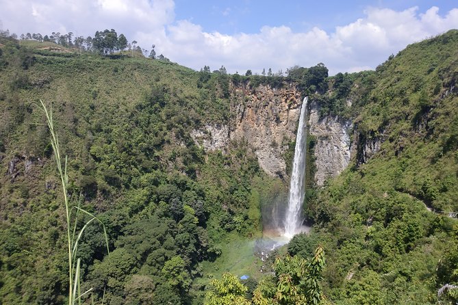 Wonderful 7 Days North Sumatra Tour (Include: 2 Days 1 Night Jungle Trekking) - Berastagi: a mountain town break with fruit market time