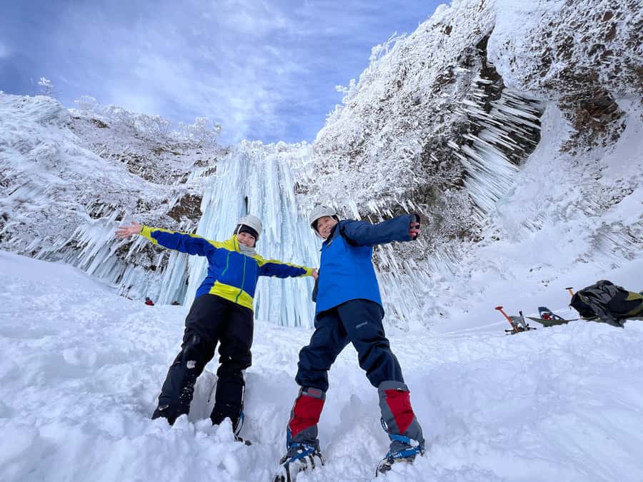 Yamagata: Icefall Ice Monster Snow Trekking with Local Guide - The downhill approach: what the first hour really feels like