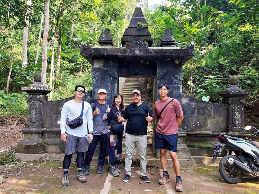 Yogyakarta: Selogriyo Temple and Rice Terrace Soft Trekking - Tips that will make your day smoother